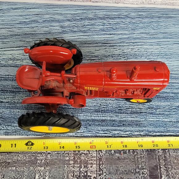 Vtg 1/16 scale Ertl Massey Harris model 44 diecast n/frontend tractor red/yellow - Picture 2 of 6